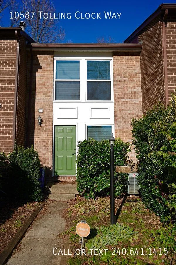 Lovely 2 BR/1.5 BA Townhome in Village of Wilde Lake! — Photo 1
