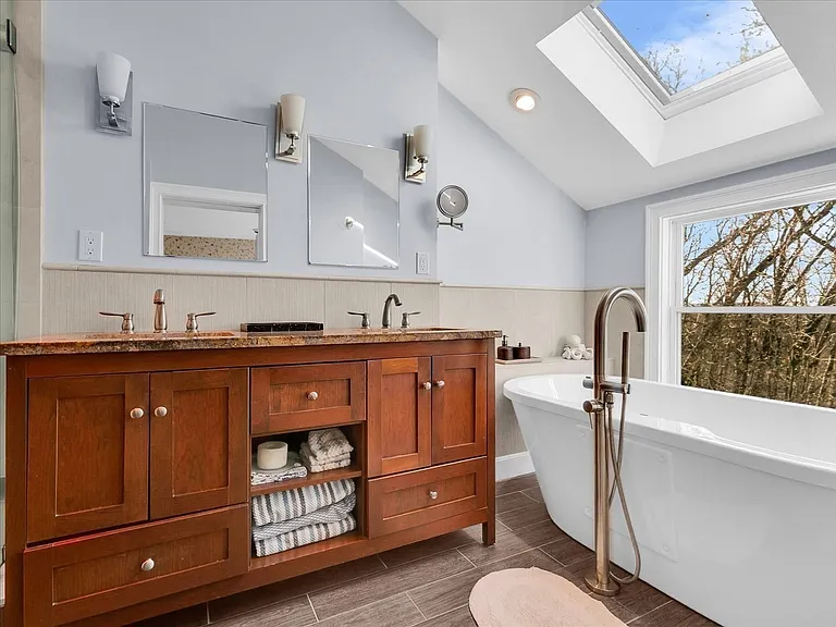 243 Upland Ave — Photo 24