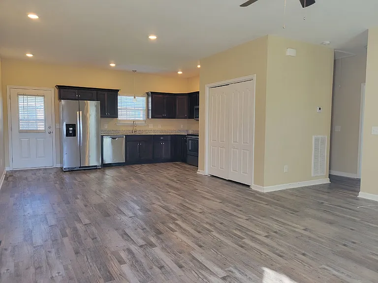 111 Calista Rd — Photo 2