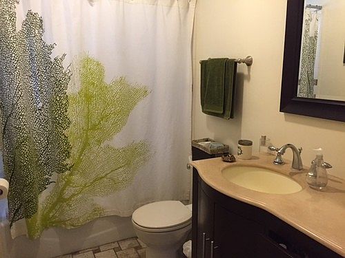 5th image of 932 Wilcox Ave APT 2
