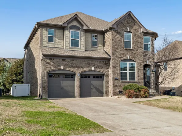 1129 Stockwell Dr, Murfreesboro, TN 37128