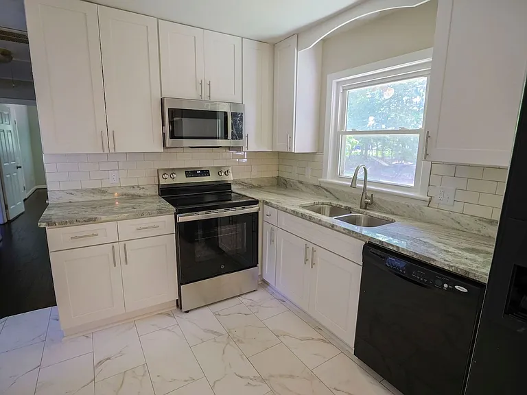 23 Green Ct — Photo 4