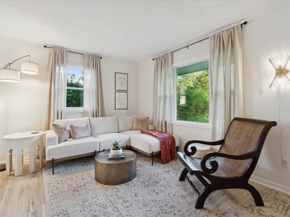 920 Sunnock Ave, Kalamazoo, MI 49001