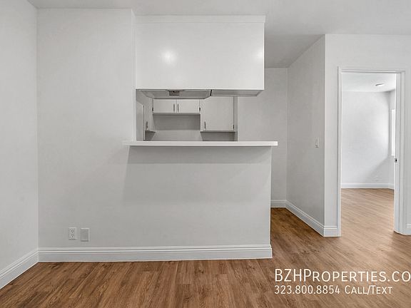5th image of 7075 1/2 Lanewood Ave #14