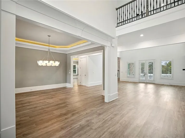 3750 Robinson Rd NE — Photo 8