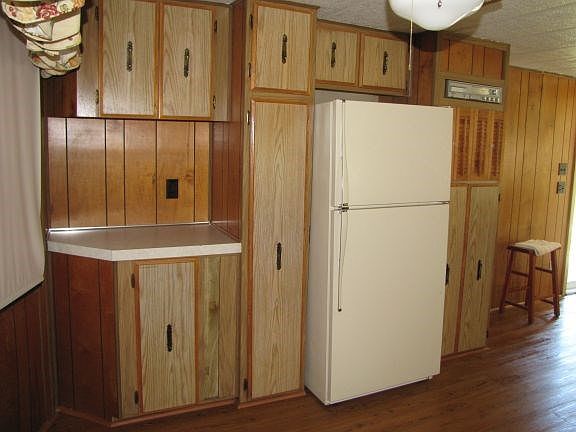 4th image of 193 Coxs Trailer Park Rd