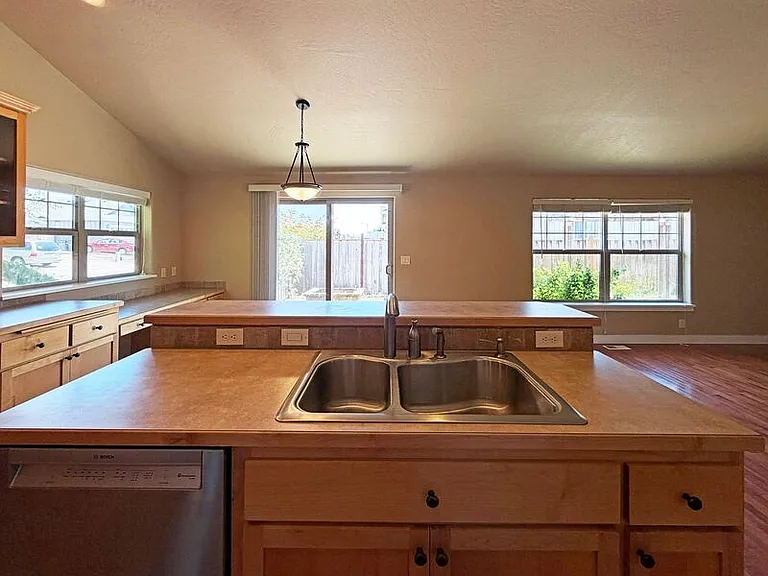 1434 Leaf Ln — Photo 13