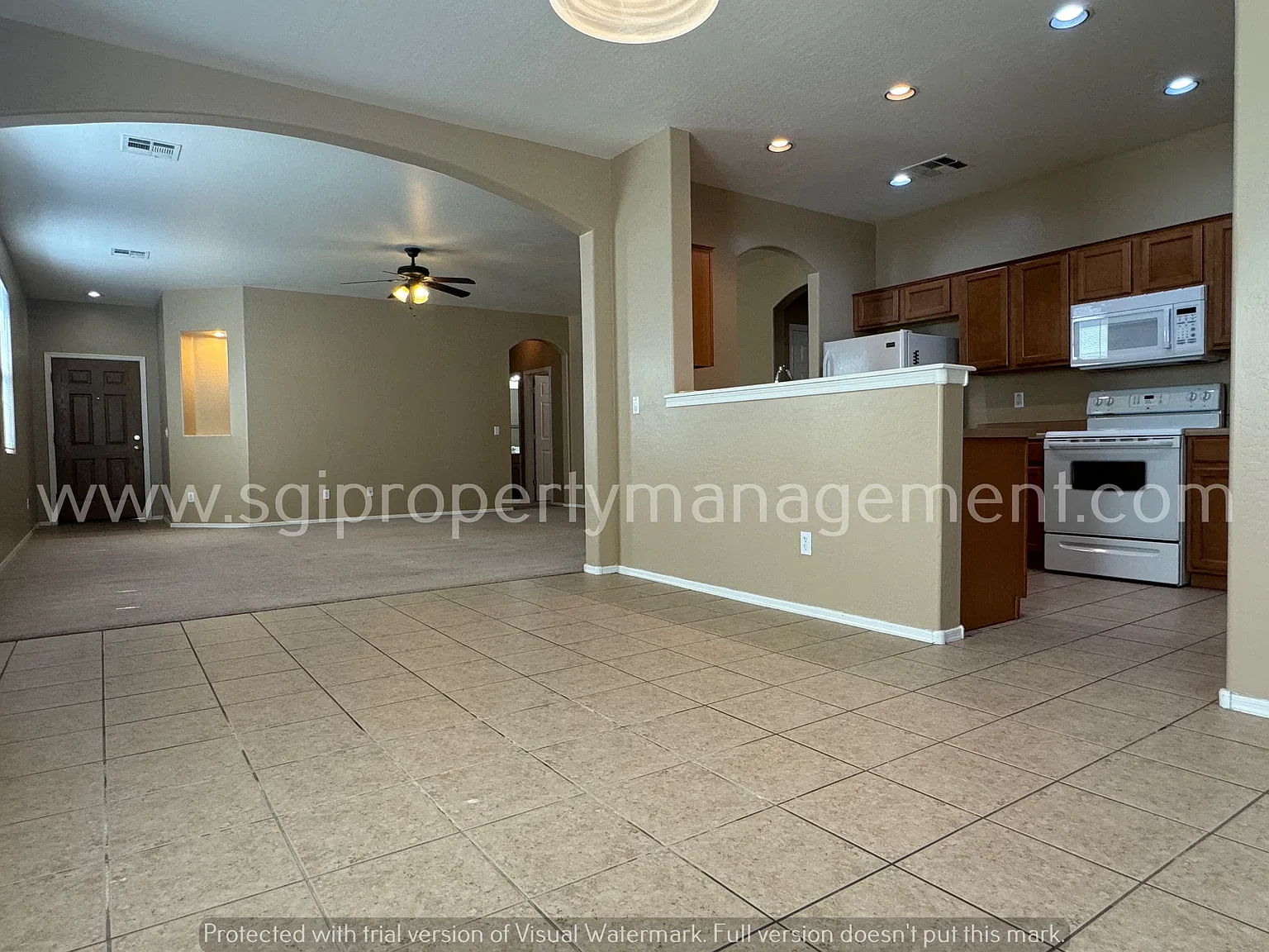 Beautiful split floorplan in a great neighborhood — Photo 3