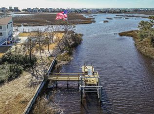 209 15th St SW, Oak Island, NC 28465