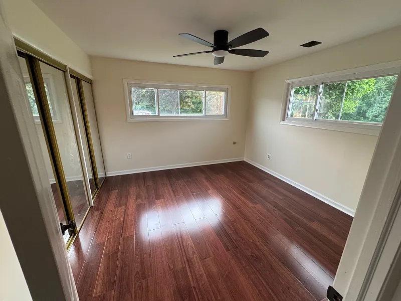3 bed, 1250 sqft, $2,600 — Photo 4