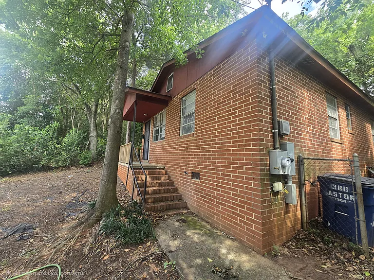 380 Astor St — Photo 2