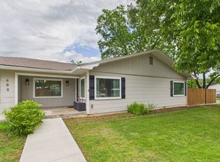 409 S Pear St, Fredericksburg, TX 78624