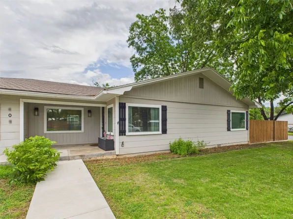 409 S Pear St, Fredericksburg, TX 78624