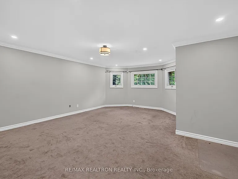 49 Meekings Dr — Photo 28