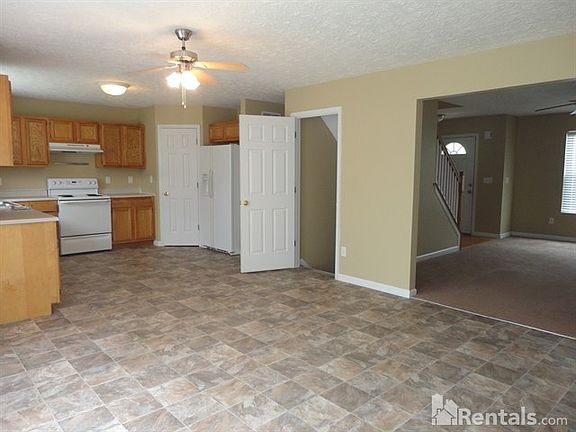 4th image of 15 Cherry Mill Ct