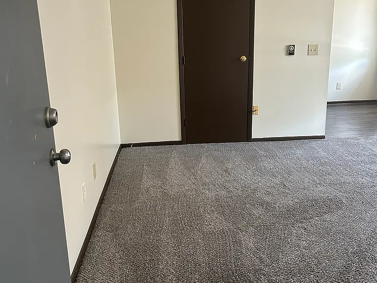 5346 Southgate Blvd #8 — Photo 2