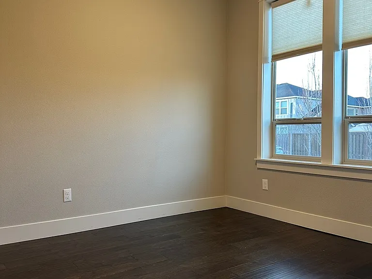 16082 NW Ashfield Dr — Photo 4