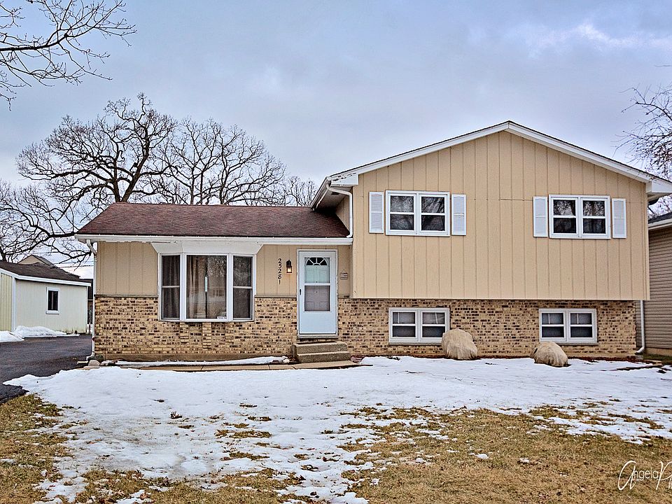 1st image of 25281 W Lincoln Dr