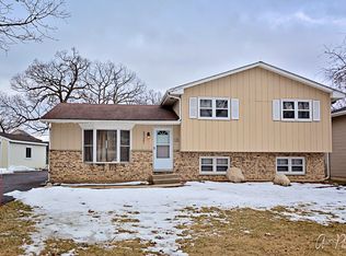 25281 W Lincoln Dr, Lake Villa, IL 60046