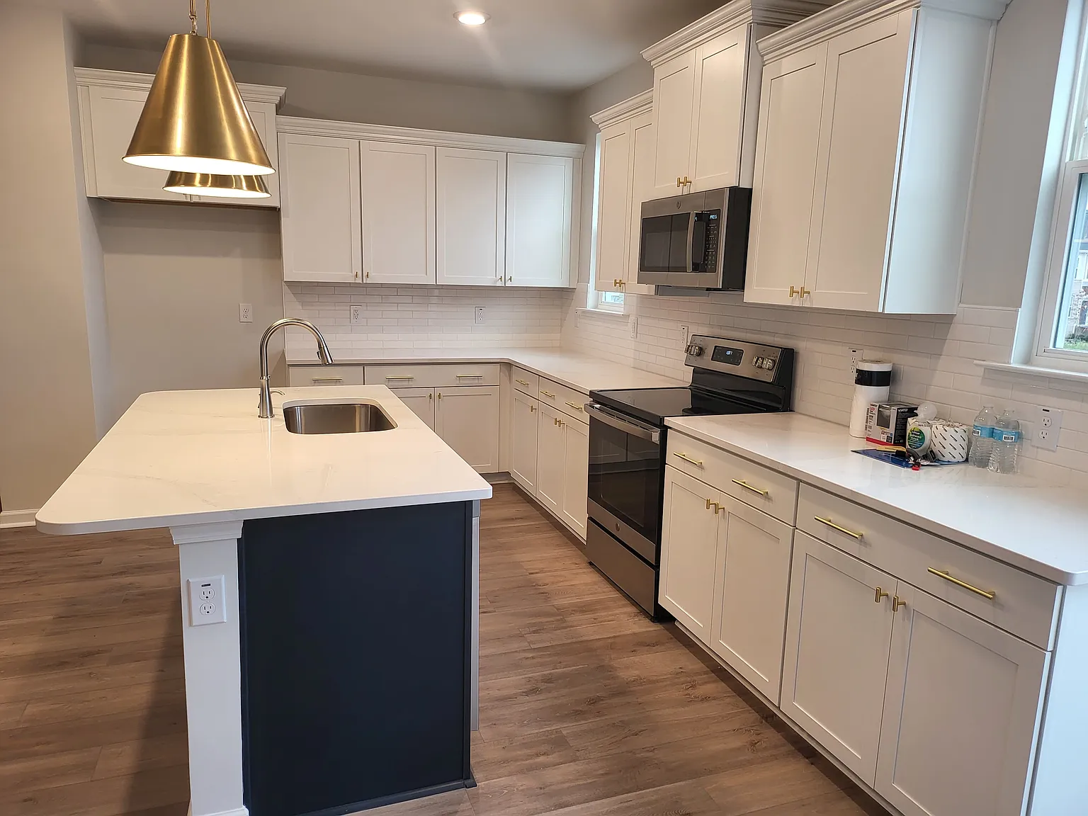 3 bed, 2200 sqft, $2,400 — Photo 3