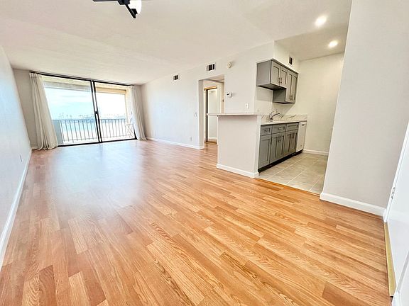 2nd image of 1140 Ocean Blvd #340