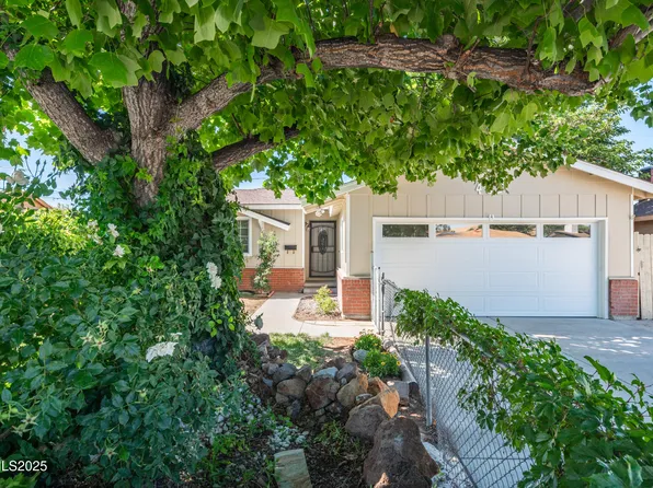 465 Lenwood Dr, Sparks, NV 89431