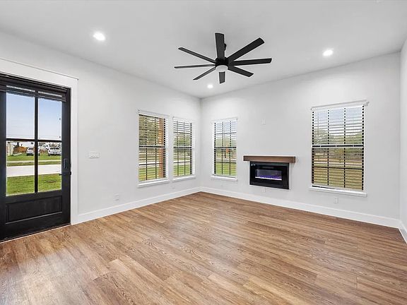 3rd image of 5001 Eden Rd #1