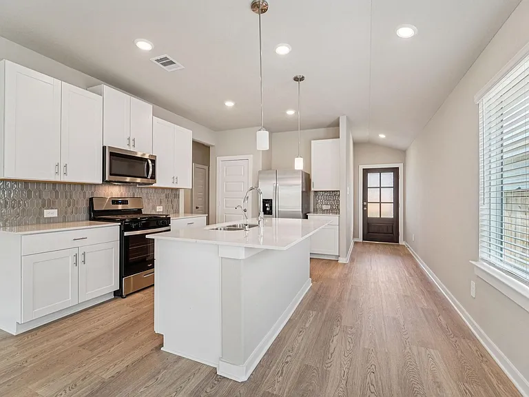 16691 Sterling Cliff St — Photo 4