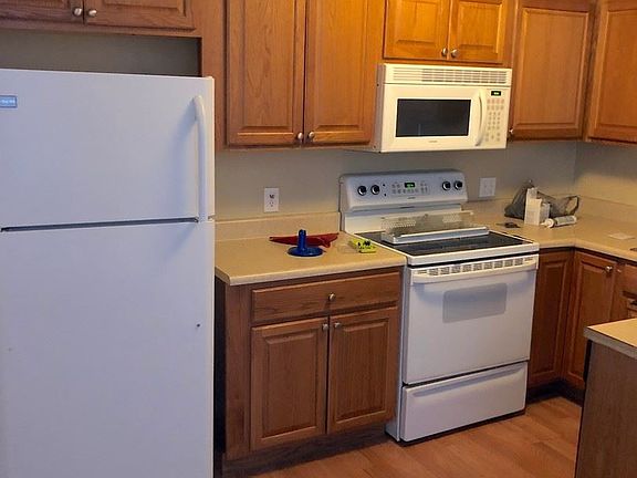 5th image of 6135 Longwood Ave