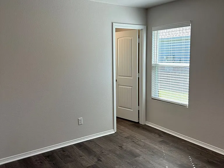 5803 Boone St — Photo 8
