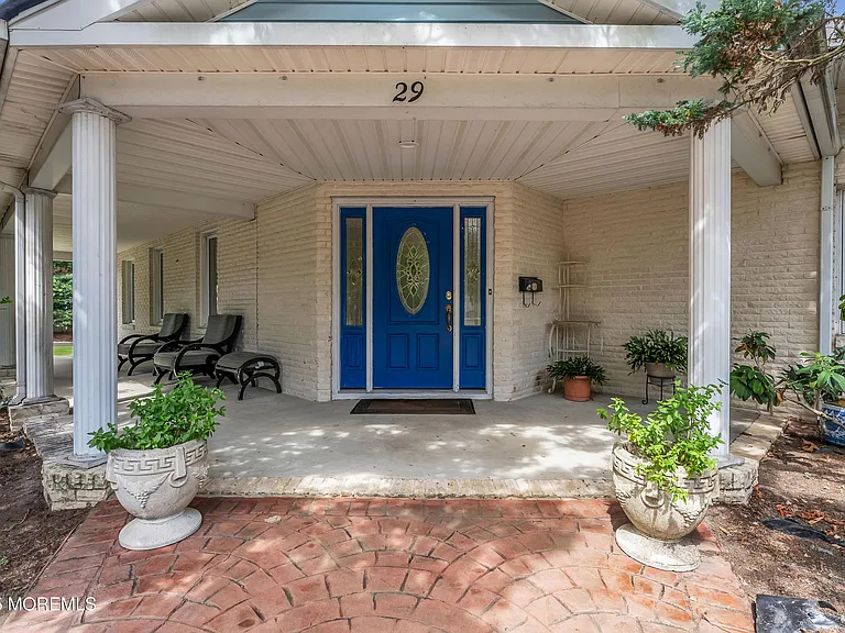 29 Woodrow St — Photo 2
