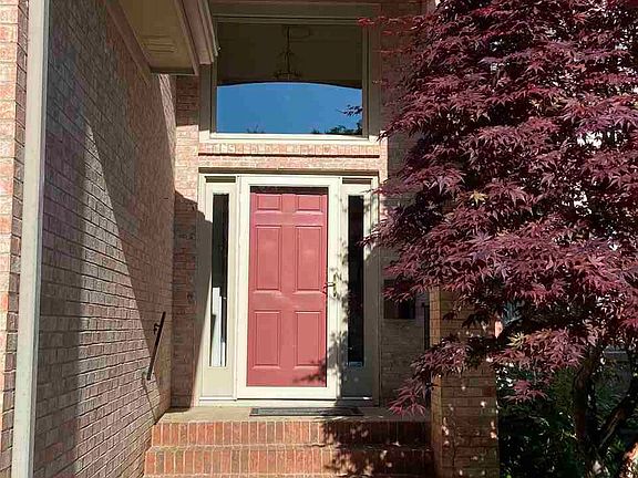 2nd image of 2949 Cotswold Cir