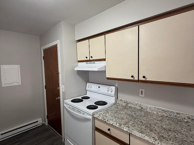 220 Glen Haven Rd #D — Photo 6