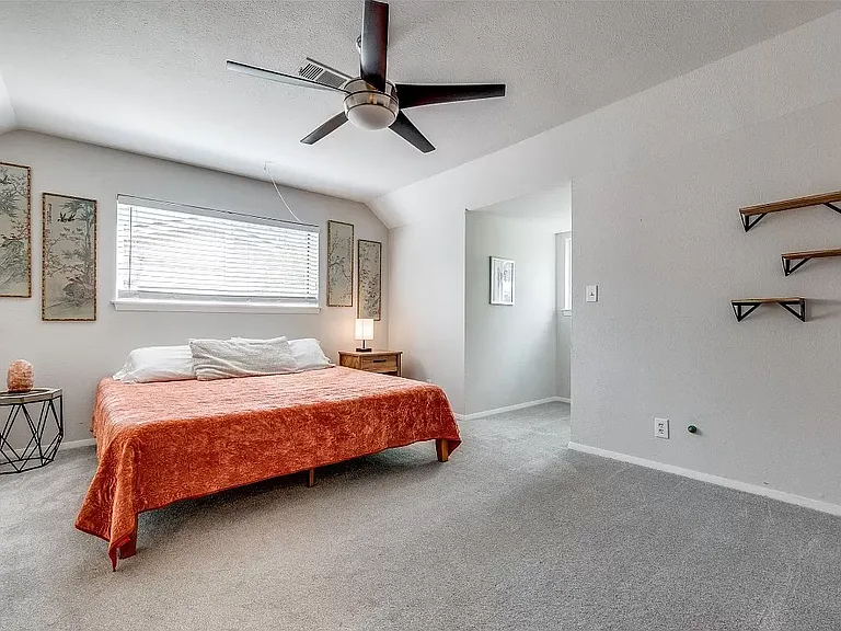 9805 Estate Ln — Photo 30