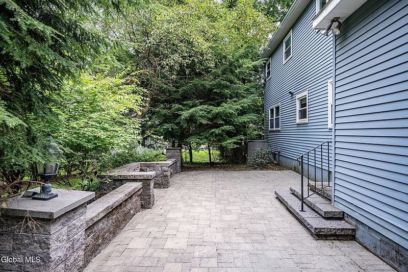 3rd image of 60 Tamarack Drive