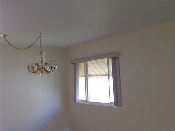 3rd image of 836 Chico Dr
