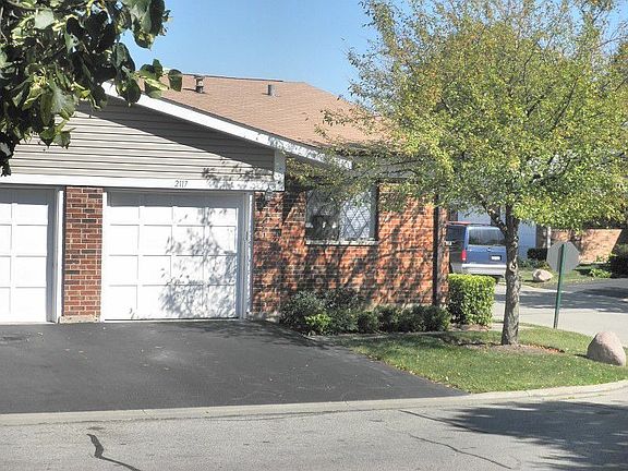 4th image of 2117 N Williamsburg Dr