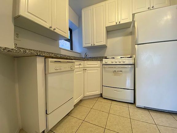 3rd image of 70 Wendt Ave