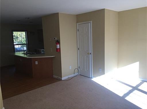4th image of 102 Mendoker Dr