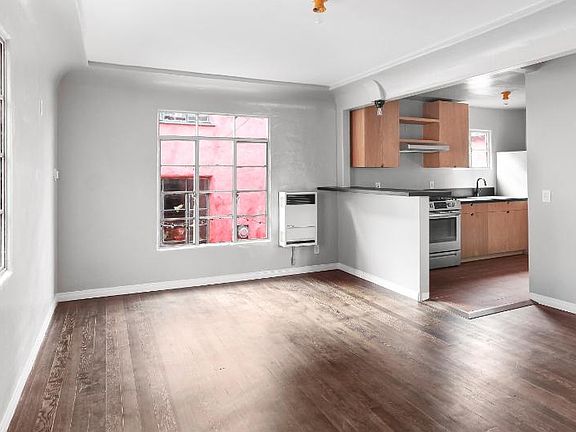 2nd image of 1425 1/2 Fairbanks Pl