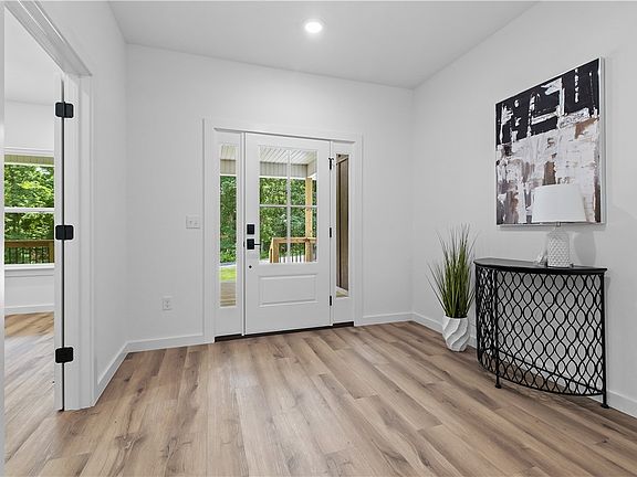 5th image of 23 Salen Ln