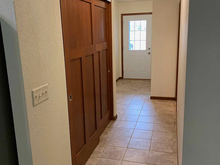 771 James Dr — Photo 4