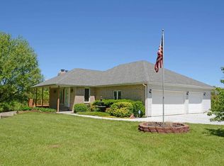 174 Petunia Ln, Clever, MO 65631