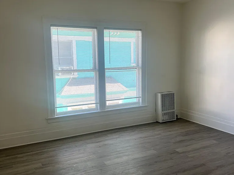 2111 S Union Ave #4 — Photo 30