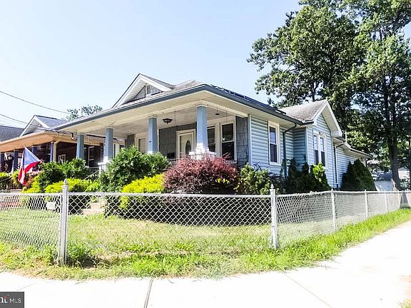 4th image of 1601 47th St