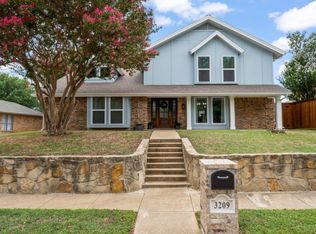 3209 Clear View Dr E, Bedford, TX 76021