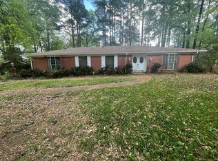 19 Rob Ln, Jackson, MS 39212