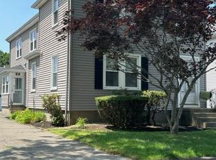 311 Nevada St APT 1, Newtonville, MA 02460