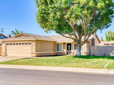 731 Dixie Ln, Ripon, CA, 95366
