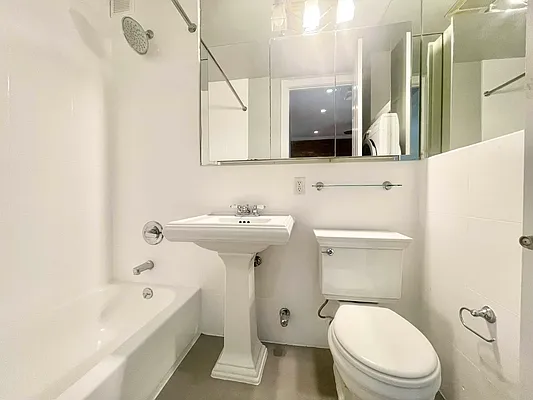 Rented by Century 21 Premier  | media 4